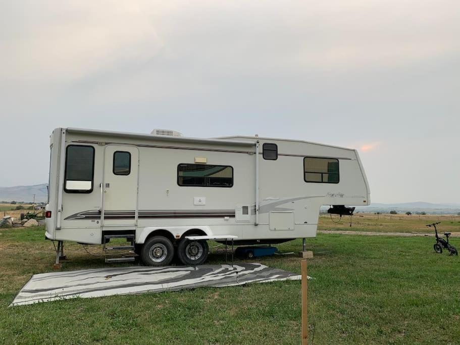 Saint Ignatius Mission Mountain Camper 아파트 외부 사진