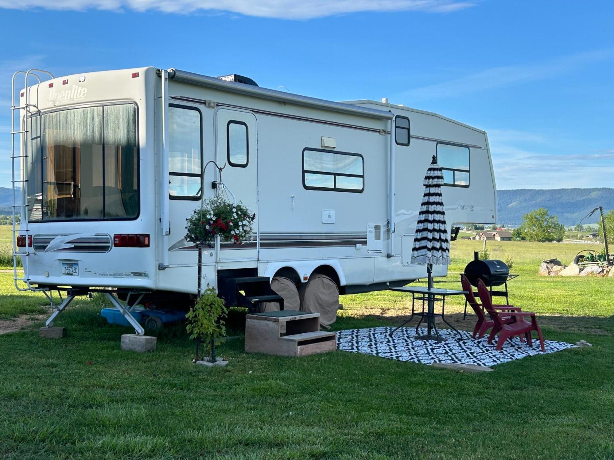 Saint Ignatius Mission Mountain Camper 아파트 외부 사진